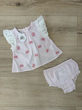 NEW Mud Pie Bow Embroidered Pinafore Set